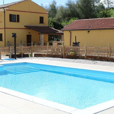 Agriturismo Fattoria Del Colle Iesi Exterior foto