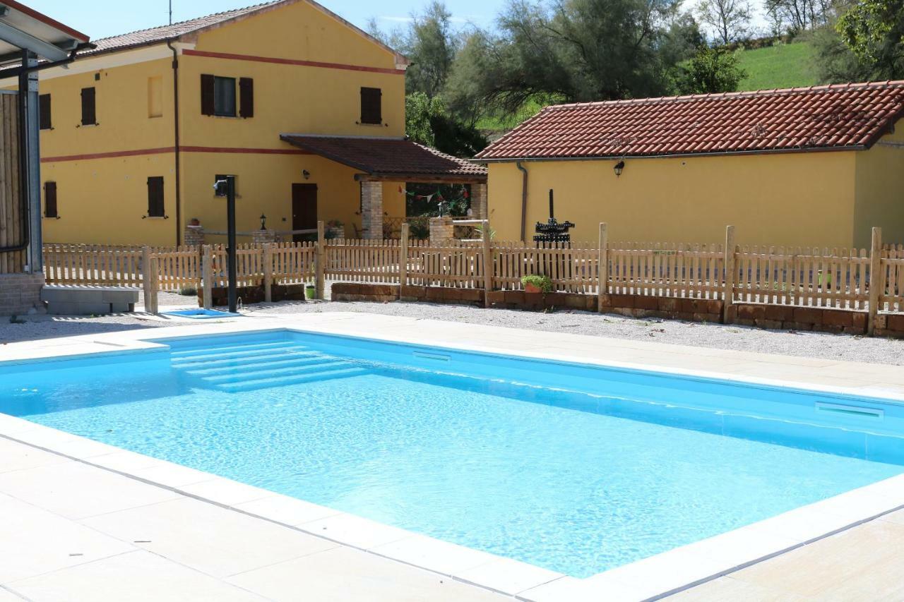 Agriturismo Fattoria Del Colle Iesi Exterior foto
