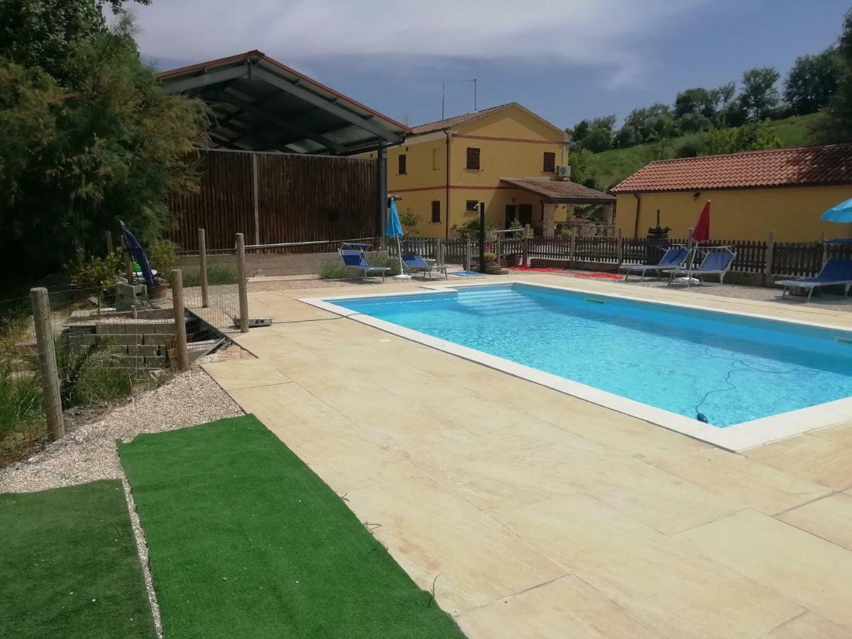 Agriturismo Fattoria Del Colle Iesi Exterior foto